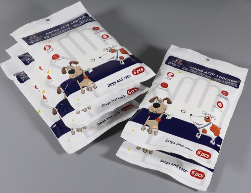 For cats and dogs (safe to lick) pet wet gloves 